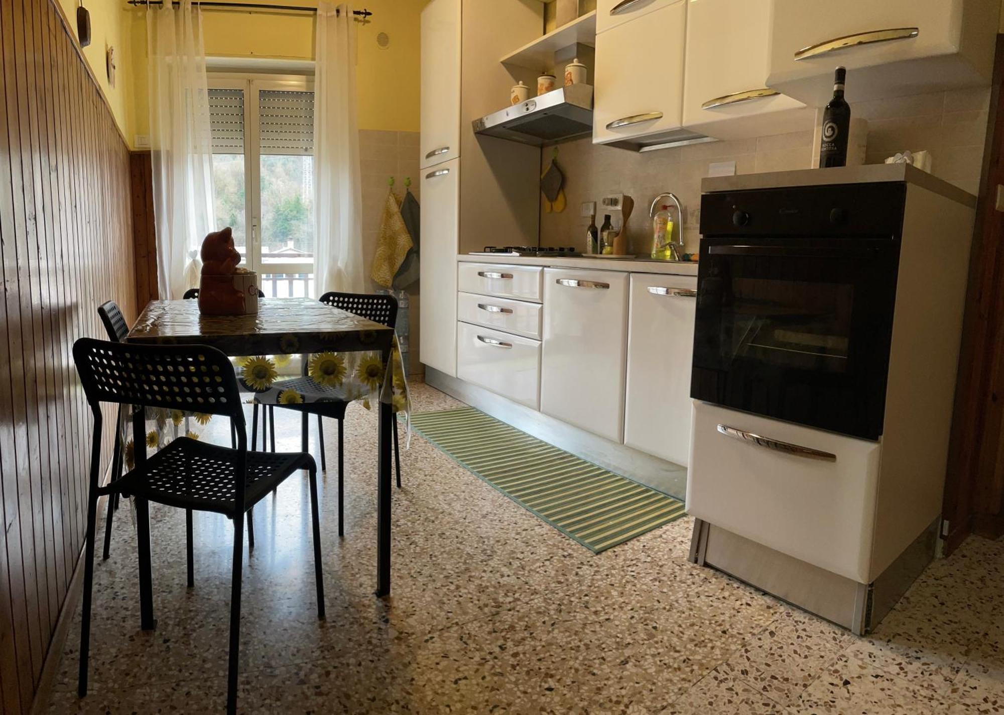 Al Campanile Centro Storico Ampio Luminoso E Panoramico Appartamento Trilocale Carsoli Bagian luar foto