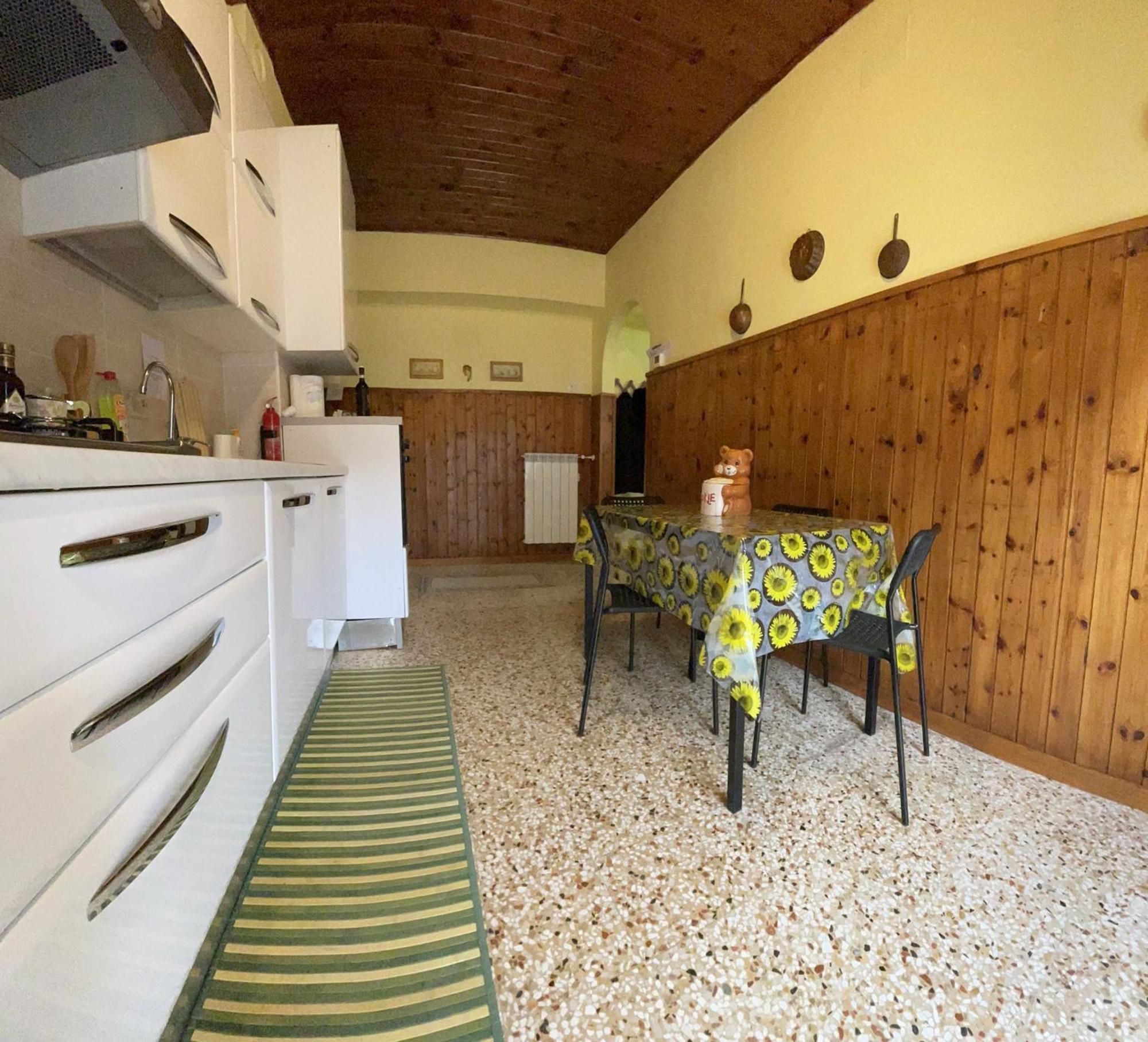 Al Campanile Centro Storico Ampio Luminoso E Panoramico Appartamento Trilocale Carsoli Bagian luar foto