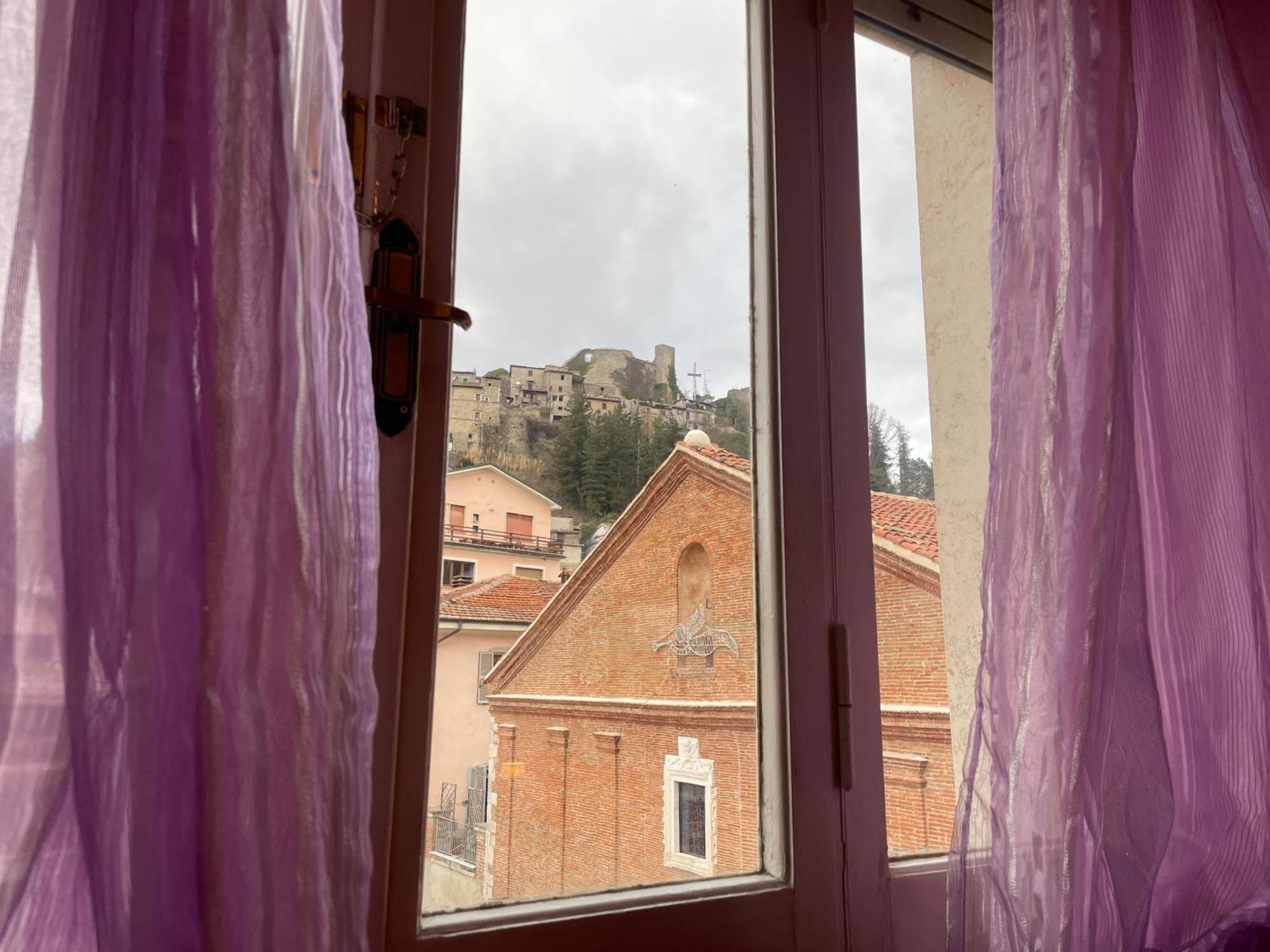 Al Campanile Centro Storico Ampio Luminoso E Panoramico Appartamento Trilocale Carsoli Bagian luar foto